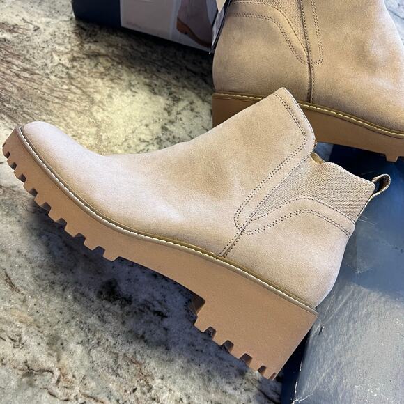 NWT Universal Thread Taci Memory Foam Boots Size 11 - Picture 2 of 4